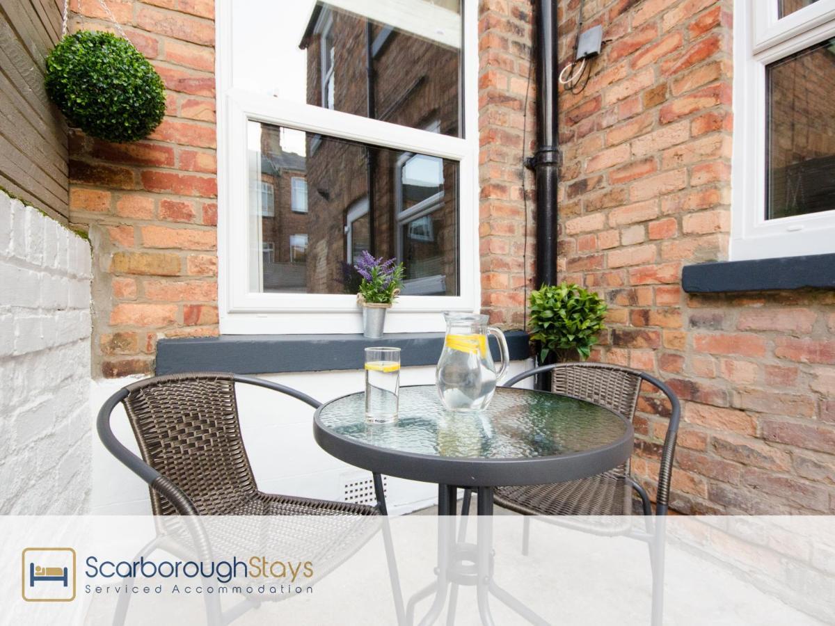 Scarborough Stays - Victorian Townhouse - 5 Bedrooms - Sleeps 9 ภายนอก รูปภาพ