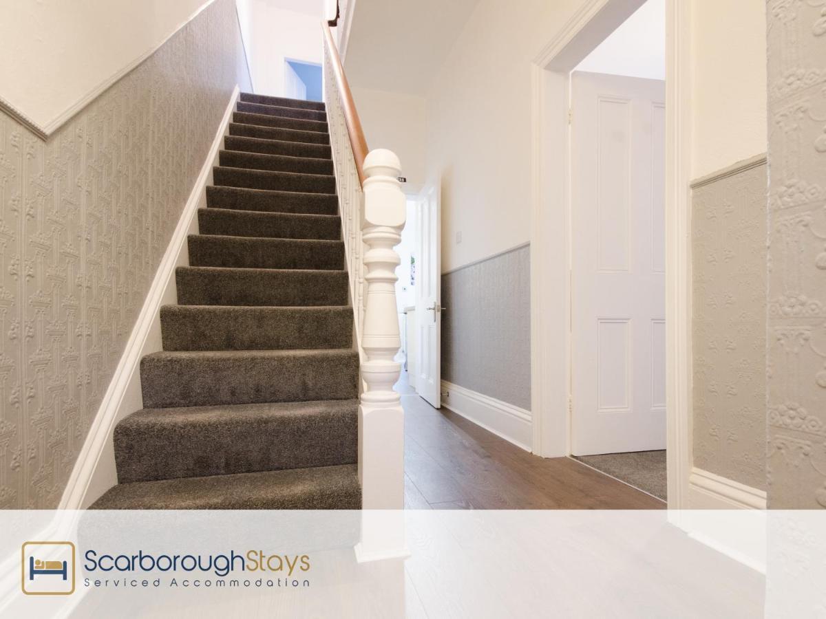Scarborough Stays - Victorian Townhouse - 5 Bedrooms - Sleeps 9 ภายนอก รูปภาพ